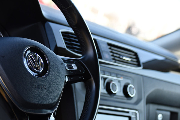 Volkswagen Caddy 2.0 TDI L1H1 Highline Black Edition Adaptieve Cruise, Carplay, 150pk, Automaat, LED, Stoelverwarming, Leder, Multimedia, Voorruit verwarming, Uniek!