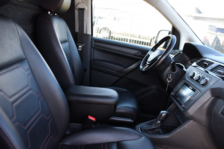 Volkswagen Caddy 2.0 TDI L1H1 Highline Black Edition Adaptieve Cruise, Carplay, 150pk, Automaat, LED, Stoelverwarming, Leder, Multimedia, Voorruit verwarming, Uniek!