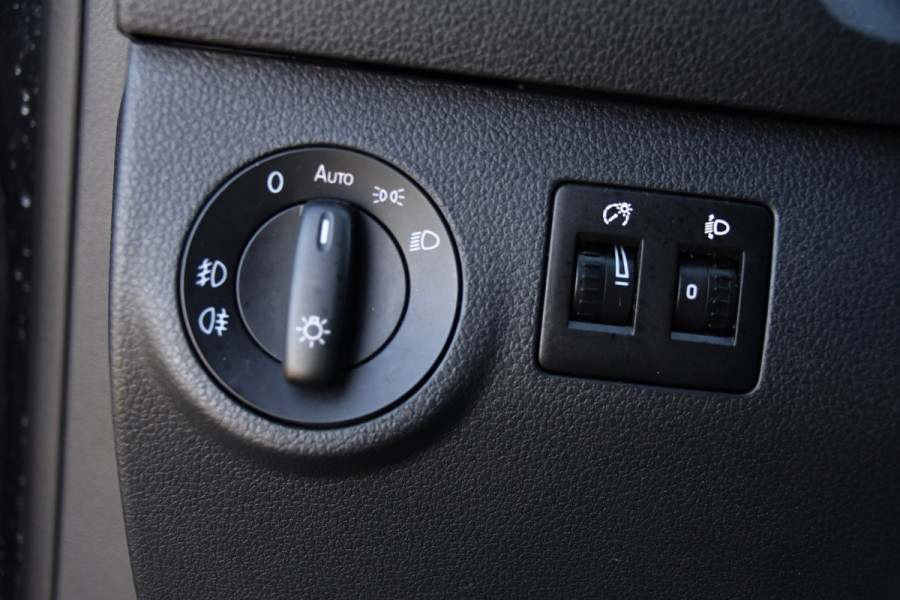 Volkswagen Caddy 2.0 TDI L1H1 Highline Black Edition Adaptieve Cruise, Carplay, 150pk, Automaat, LED, Stoelverwarming, Leder, Multimedia, Voorruit verwarming, Uniek!