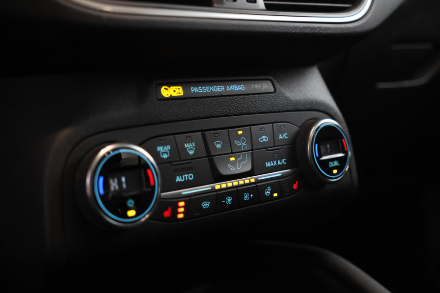 Ford FOCUS Wagon 1.5 EcoBlue Vingale Panorama, Leer, Xenon, Climate, Trekhaak