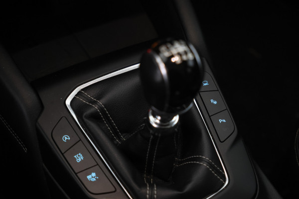 Ford FOCUS Wagon 1.5 EcoBlue Vingale Panorama, Leer, Xenon, Climate, Trekhaak