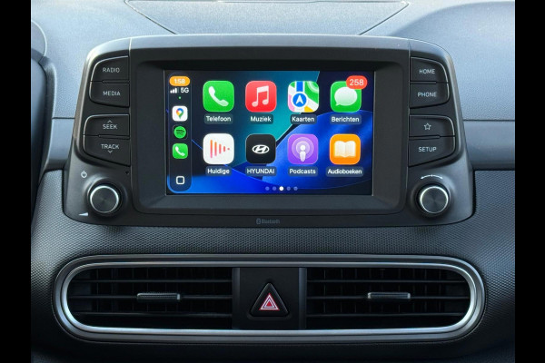 Hyundai Kona EV Comfort 64 kWh, achteruitrijcamera, SOH 100 % adaptief cruise, led verlichting, digitaal cockpit, NL auto met nap