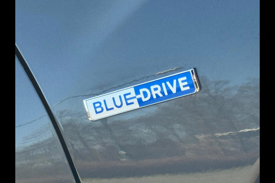 Hyundai Kona EV Comfort 64 kWh, achteruitrijcamera, SOH 100 % adaptief cruise, led verlichting, digitaal cockpit, NL auto met nap