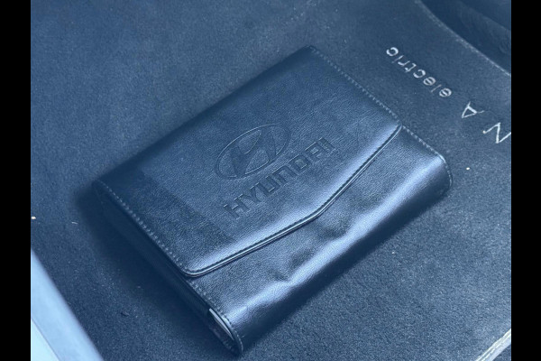 Hyundai Kona EV Comfort 64 kWh, achteruitrijcamera, SOH 100 % adaptief cruise, led verlichting, digitaal cockpit, NL auto met nap