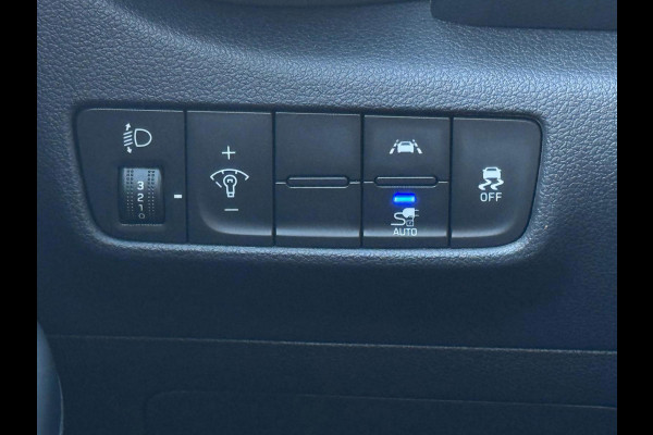 Hyundai Kona EV Comfort 64 kWh, achteruitrijcamera, SOH 100 % adaptief cruise, led verlichting, digitaal cockpit, NL auto met nap