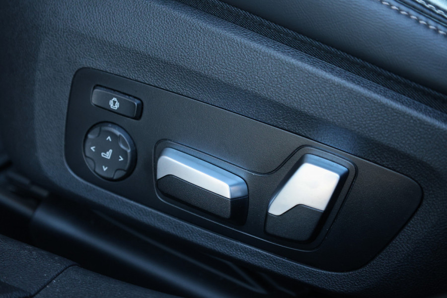 BMW 3-serie 330i M-Sport Business Edition Plus | NAP! | TOPSTAAT! | M-SPORT | PANO | LASER | MEMORY | H&K | CARBON INTERIEUR