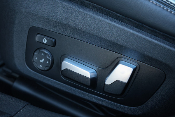 BMW 3-serie 330i M-Sport Business Edition Plus | NAP! | TOPSTAAT! | M-SPORT | PANO | LASER | MEMORY | H&K | CARBON INTERIEUR