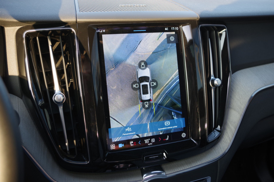 Volvo XC60 2.0 T8 Plug-in Hybrid 456 PK AWD Ultimate Bright, Long Range, Panoramadak, Wol Interieur, Trekhaak, 360 Camera