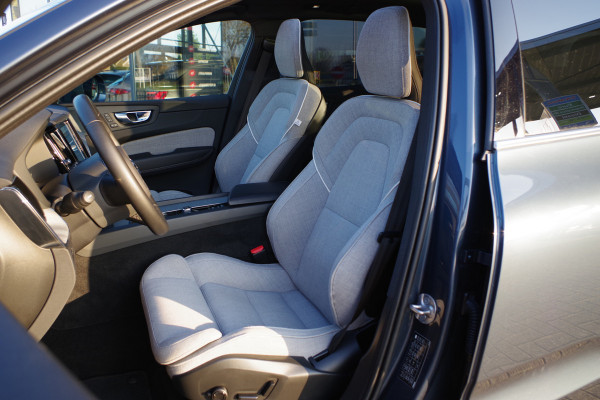 Volvo XC60 2.0 T8 Plug-in Hybrid 456 PK AWD Ultimate Bright, Long Range, Panoramadak, Wol Interieur, Trekhaak, 360 Camera