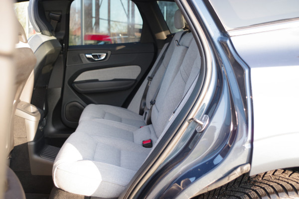 Volvo XC60 2.0 T8 Plug-in Hybrid 456 PK AWD Ultimate Bright, Long Range, Panoramadak, Wol Interieur, Trekhaak, 360 Camera