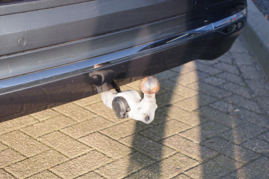 Volvo XC60 2.0 T8 Plug-in Hybrid 456 PK AWD Ultimate Bright, Long Range, Panoramadak, Wol Interieur, Trekhaak, 360 Camera