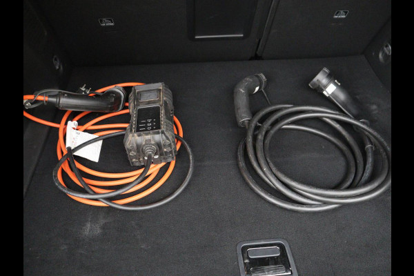 Opel Grandland X 1.6 Turbo Hybrid Business Executive | Stoelverwarming | Adaptive cruise | Camera | Carplay | Stuurverwarming | Navigatie | PHEV | Plug In