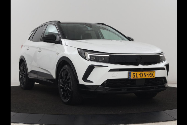 Opel Grandland X 1.6 Turbo Hybrid Business Executive | Stoelverwarming | Adaptive cruise | Camera | Carplay | Stuurverwarming | Navigatie | PHEV | Plug In