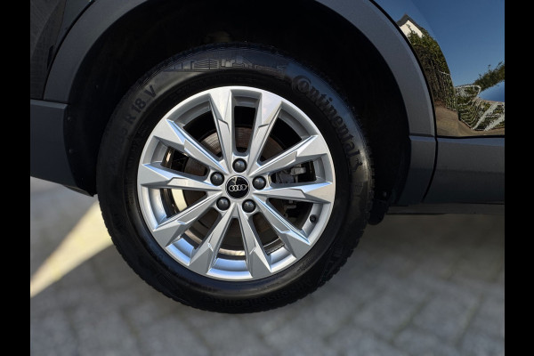 Audi Q3 45 TFSI e edition PHEV / CRUISE CONTROL / CARPLAY / CAMERA / GETINTE RAMEN / BTW / 4-SEIZOENENBANDEN / ECC