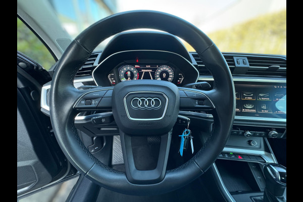Audi Q3 45 TFSI e edition PHEV / CRUISE CONTROL / CARPLAY / CAMERA / GETINTE RAMEN / BTW / 4-SEIZOENENBANDEN / ECC