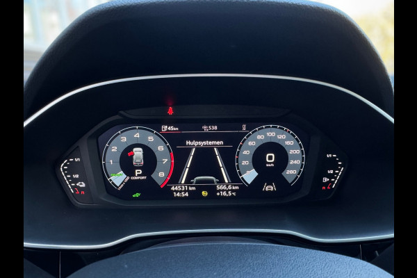 Audi Q3 45 TFSI e edition PHEV / CRUISE CONTROL / CARPLAY / CAMERA / GETINTE RAMEN / BTW / 4-SEIZOENENBANDEN / ECC