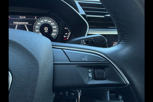 Audi Q3 45 TFSI e edition PHEV / CRUISE CONTROL / CARPLAY / CAMERA / GETINTE RAMEN / BTW / 4-SEIZOENENBANDEN / ECC