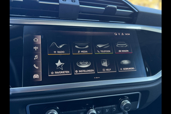 Audi Q3 45 TFSI e edition PHEV / CRUISE CONTROL / CARPLAY / CAMERA / GETINTE RAMEN / BTW / 4-SEIZOENENBANDEN / ECC