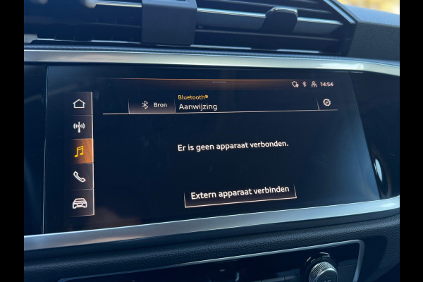 Audi Q3 45 TFSI e edition PHEV / CRUISE CONTROL / CARPLAY / CAMERA / GETINTE RAMEN / BTW / 4-SEIZOENENBANDEN / ECC