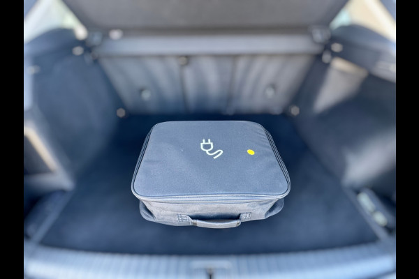 Audi Q3 45 TFSI e edition PHEV / CRUISE CONTROL / CARPLAY / CAMERA / GETINTE RAMEN / BTW / 4-SEIZOENENBANDEN / ECC