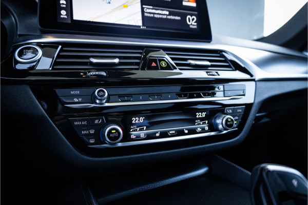 BMW 5 Serie Touring 530e Business Edition Plus - M Sport | Panorama | Elek. Trekhaak | Stoelverwarming