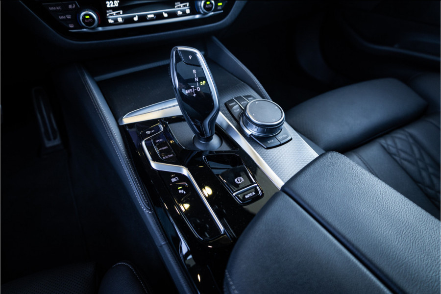 BMW 5 Serie Touring 530e Business Edition Plus - M Sport | Panorama | Elek. Trekhaak | Stoelverwarming