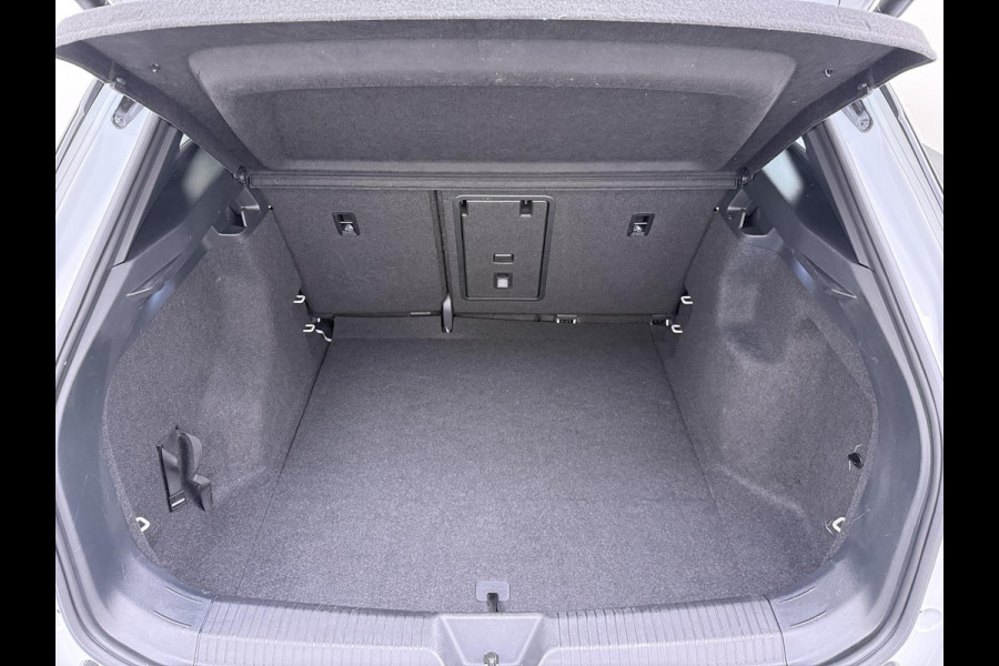 Volkswagen ID.4 GTX Advantage 4Motion 77 kWh VAN €32.900,- NU VOOR SLECHTS €29.877,- Uw LENTEVOORDEEL €3.023,-300PK | SOH 90% | WARMTEPOMP | 20 INCH | TREKHAK ELEKTRISCH UITKLAPBAAR | ACC CRUISE CONTROLE | STOEL + STUURWIELVERWARMING | MATRIX-LED-KOPLAMP (IQ.LIGHT) | RIJKLAAR GELEVERD MET 12 MND BOVAG GARANTIE