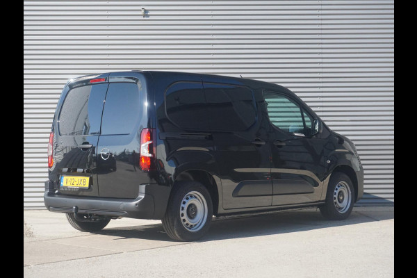 Opel Combo L1 102 Pk. | BPM-vrij | 15 km. | camera | Apple Carplay | betimmering | trekhaak | rijklaarprijs