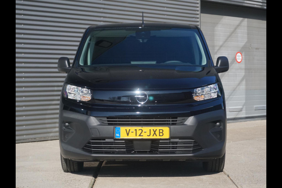 Opel Combo L1 102 Pk. | BPM-vrij | 15 km. | camera | Apple Carplay | betimmering | trekhaak | rijklaarprijs
