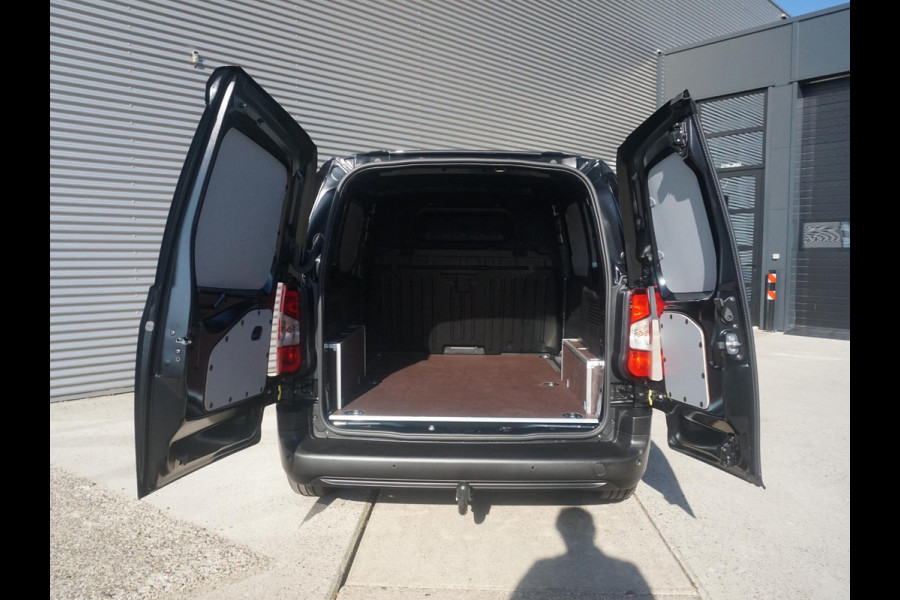 Opel Combo L1 102 Pk. | BPM-vrij | 15 km. | camera | Apple Carplay | betimmering | trekhaak | rijklaarprijs