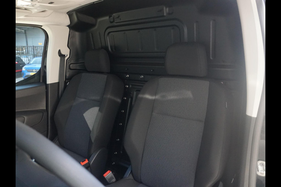 Opel Combo L1 102 Pk. | BPM-vrij | 15 km. | camera | Apple Carplay | betimmering | trekhaak | rijklaarprijs