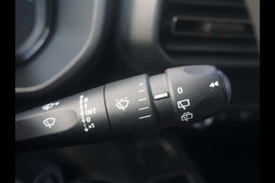 Opel Combo L1 102 Pk. | BPM-vrij | 15 km. | camera | Apple Carplay | betimmering | trekhaak | rijklaarprijs