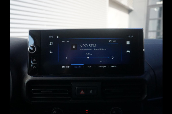 Opel Combo L1 102 Pk. | BPM-vrij | 15 km. | camera | Apple Carplay | betimmering | trekhaak | rijklaarprijs