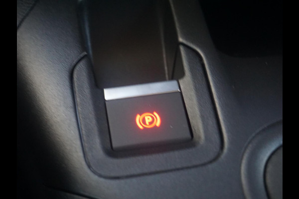 Opel Combo L1 102 Pk. | BPM-vrij | 15 km. | camera | Apple Carplay | betimmering | trekhaak | rijklaarprijs