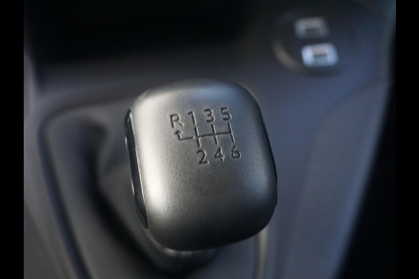 Opel Combo L1 102 Pk. | BPM-vrij | 15 km. | camera | Apple Carplay | betimmering | trekhaak | rijklaarprijs