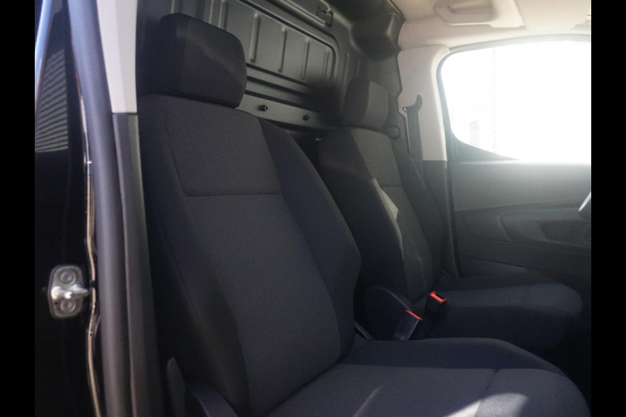 Opel Combo L1 102 Pk. | BPM-vrij | 15 km. | camera | Apple Carplay | betimmering | trekhaak | rijklaarprijs