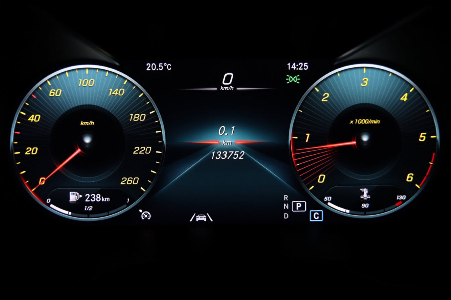 Mercedes-Benz GLC 220d 4MATIC / PANODAK / CAMERA / DODEHOEK / CARPLAY