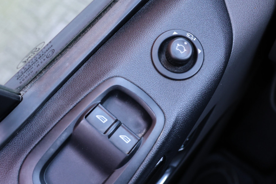 Ford Transit Custom 310 2.0 TDCI L2H1 Sport | L+R Schuifdeur | CarPlay | Bi-Xenon | Camera | Stoelverwarming | Standkachel | Dakdragers | Trekhaak | Nieuwe APK | 3-Zitter | Automaat