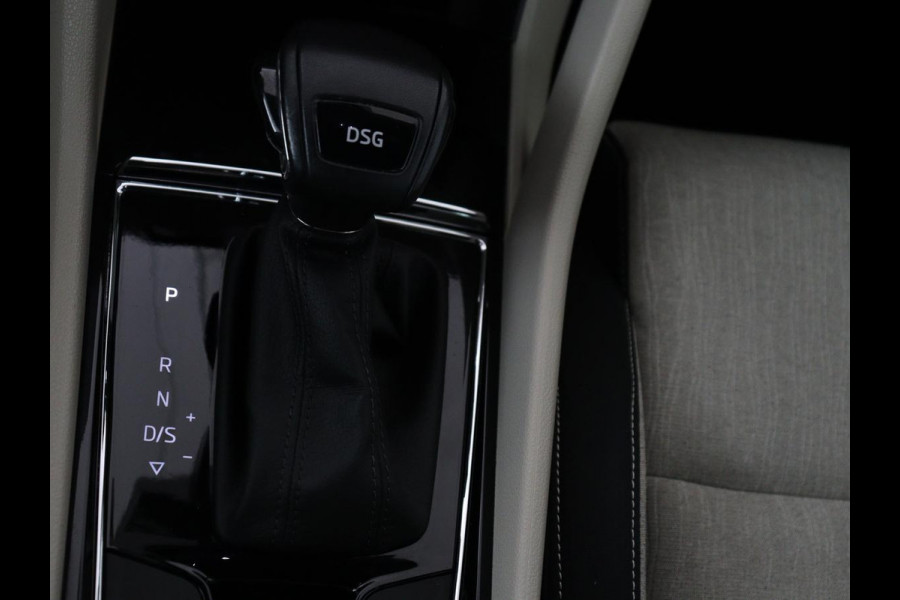 Škoda Karoq 1.5 TSI Style | Stoelverwarming | Virtual Cockpit | Adaptive cruise | Carplay | Achterbankverwarming | Navigatie | Keyless | Full LED | Parkeerhulp | Stuurverwarming |