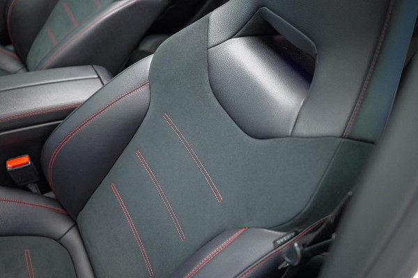 Mercedes-Benz A-Klasse 200 Launch Edition Premium Plus |Pano|Ambient|Carplay|AMG|