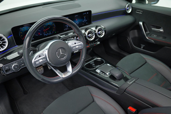 Mercedes-Benz A-Klasse 200 Launch Edition Premium Plus |Pano|Ambient|Carplay|AMG|