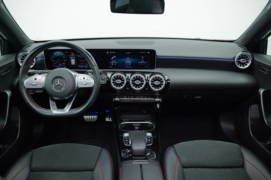 Mercedes-Benz A-Klasse 200 Launch Edition Premium Plus |Pano|Ambient|Carplay|AMG|