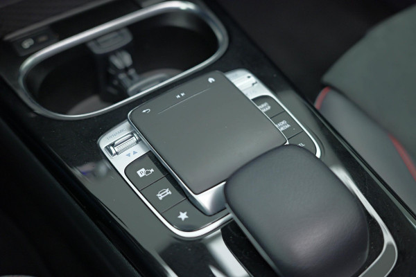 Mercedes-Benz A-Klasse 200 Launch Edition Premium Plus |Pano|Ambient|Carplay|AMG|