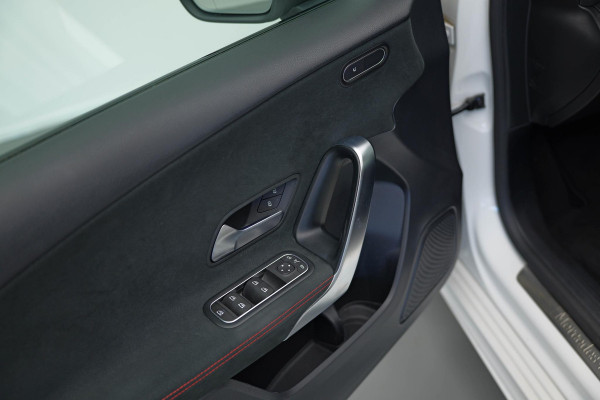 Mercedes-Benz A-Klasse 200 Launch Edition Premium Plus |Pano|Ambient|Carplay|AMG|