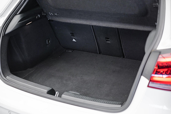 Mercedes-Benz A-Klasse 200 Launch Edition Premium Plus |Pano|Ambient|Carplay|AMG|