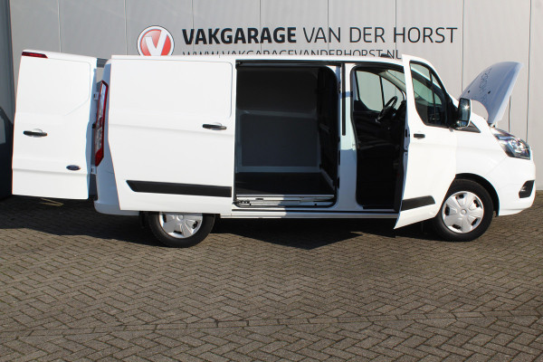 Ford Transit Custom 300 2.0 TDCI L1H1 Trend / AUTOMAAT ! Erg nette Ford Transit Custom automaat ! Airco, stoel- en voorraamverwarming, cruise control, parkeersensoren v+a, bijrijdersbank, beklede laadruimte etc.