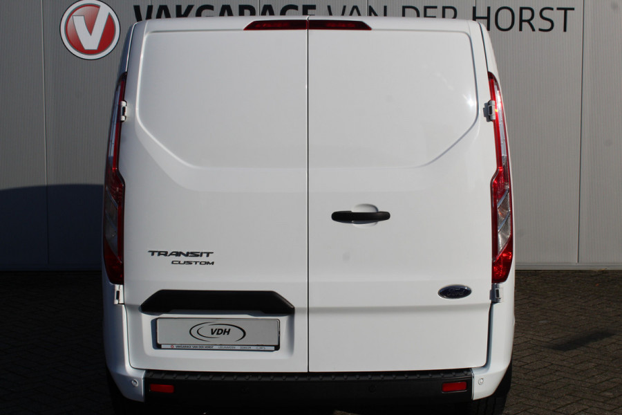 Ford Transit Custom 300 2.0 TDCI L1H1 Trend / AUTOMAAT ! Erg nette Ford Transit Custom automaat ! Airco, stoel- en voorraamverwarming, cruise control, parkeersensoren v+a, bijrijdersbank, beklede laadruimte etc.