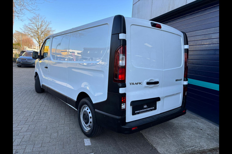 Renault Trafic T30 L2H1 150PK AUTOMAAT LED AIRCO CRUISE CONTROL CAMERA NAVIGATIE CARPLAY