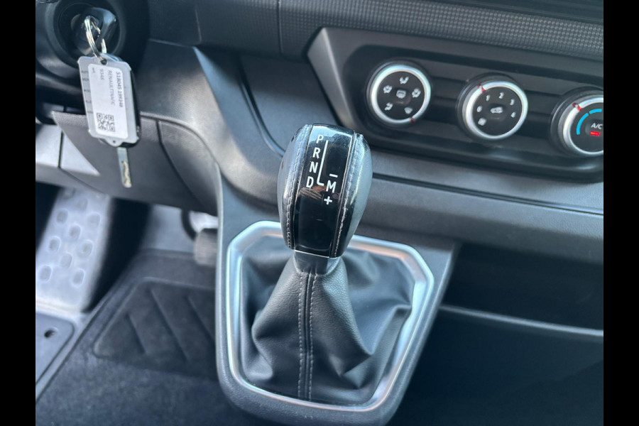 Renault Trafic T30 L2H1 150PK AUTOMAAT LED AIRCO CRUISE CONTROL CAMERA NAVIGATIE CARPLAY