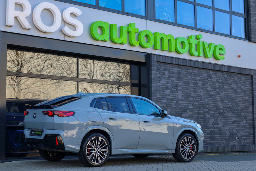 BMW X2 sDrive20i M-Sport | NIEUWSTAAT! | BTW | PANO | HUD | ELEK TREKHAAK | CAMERA ACHTER | SHADOW LINE |